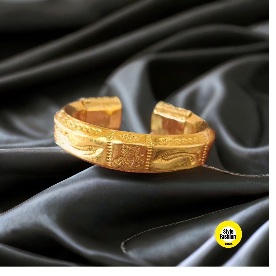 Jay Thakar Bharwadi High Quality Gold Plated Kada for Men