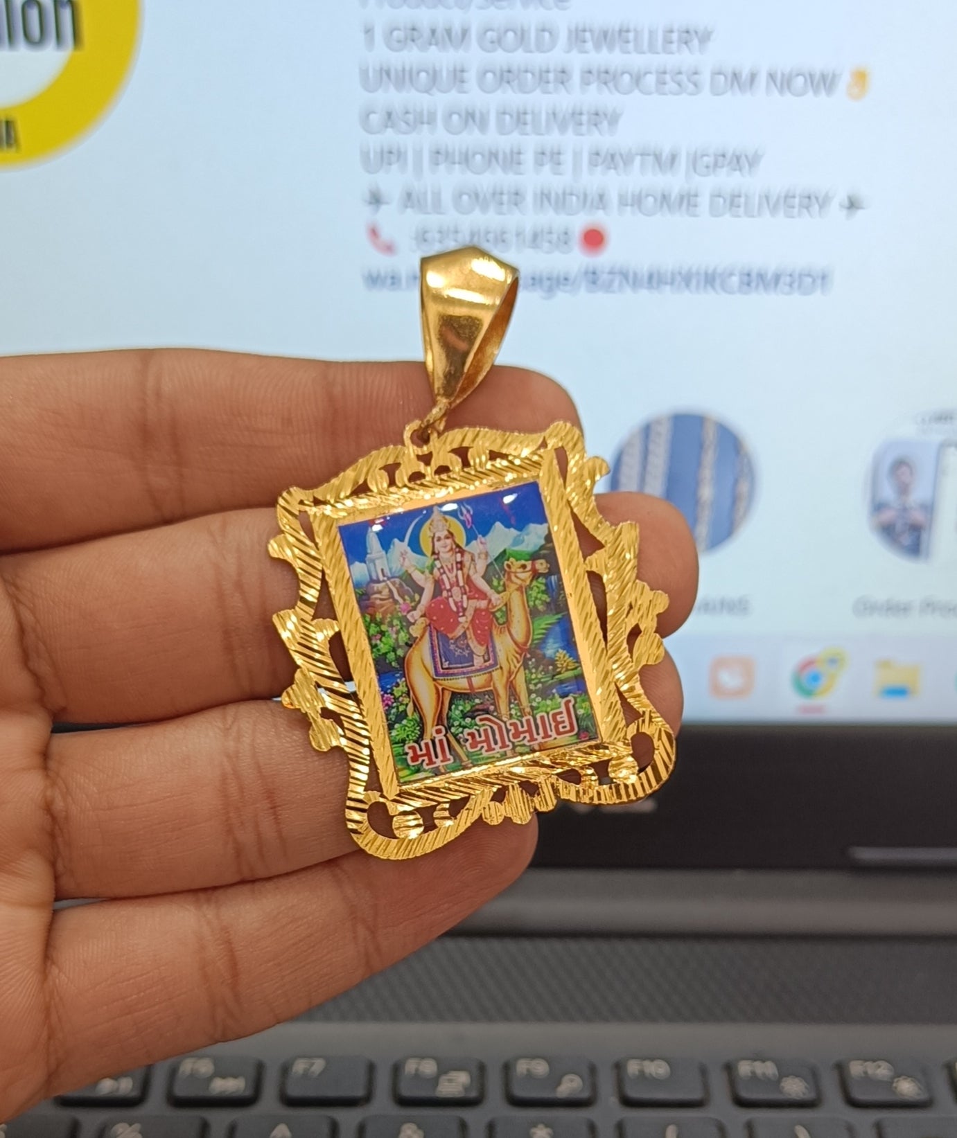 Momai Mata Small High Quality Gold Plated Pendnat