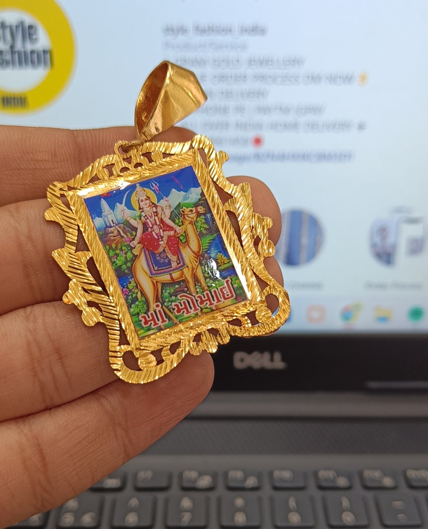Momai Mata Small High Quality Gold Plated Pendnat